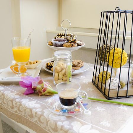 Ingrosso House Bed & Breakfast Lecce Bagian luar foto