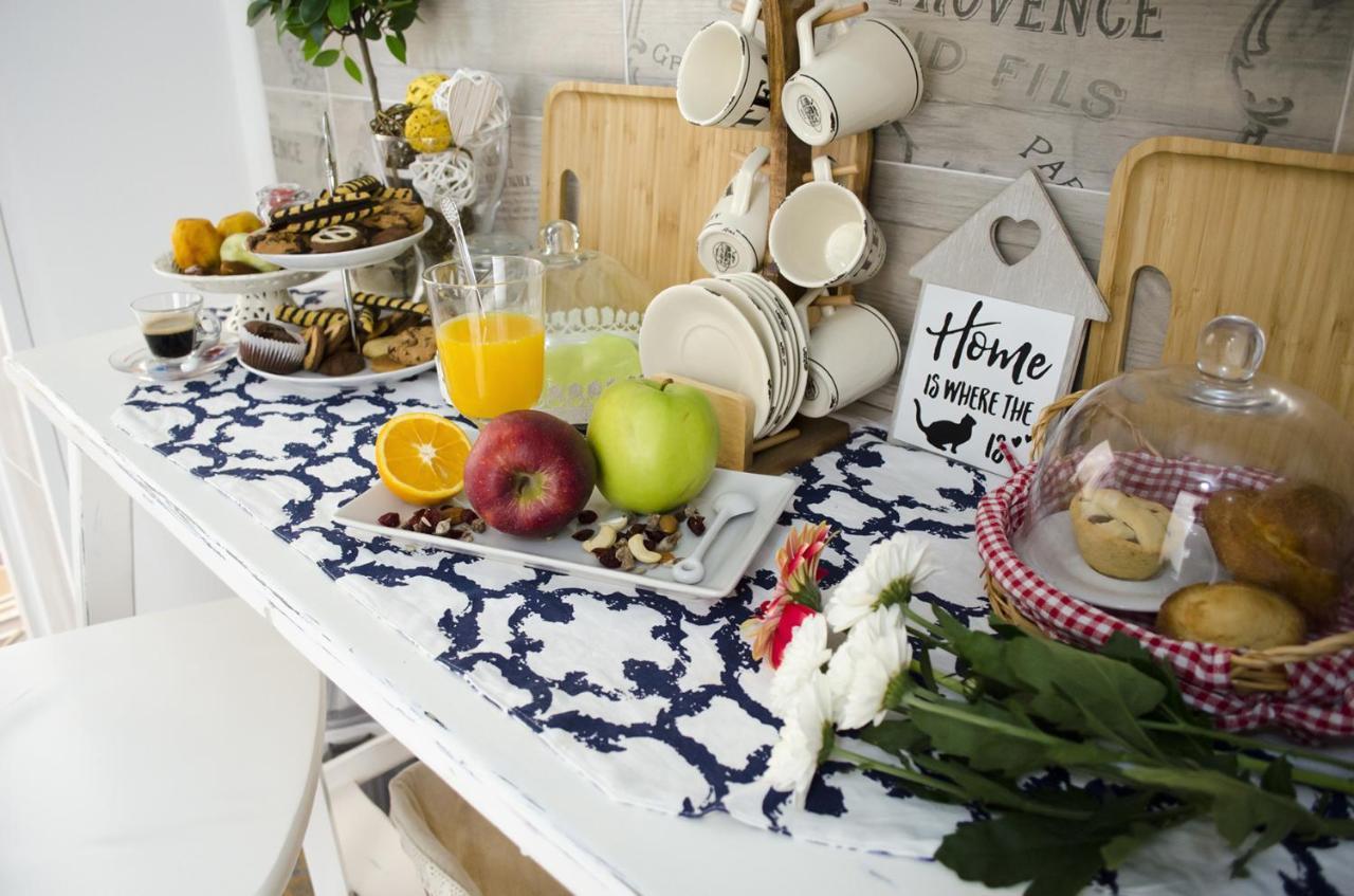 Ingrosso House Bed & Breakfast Lecce Bagian luar foto