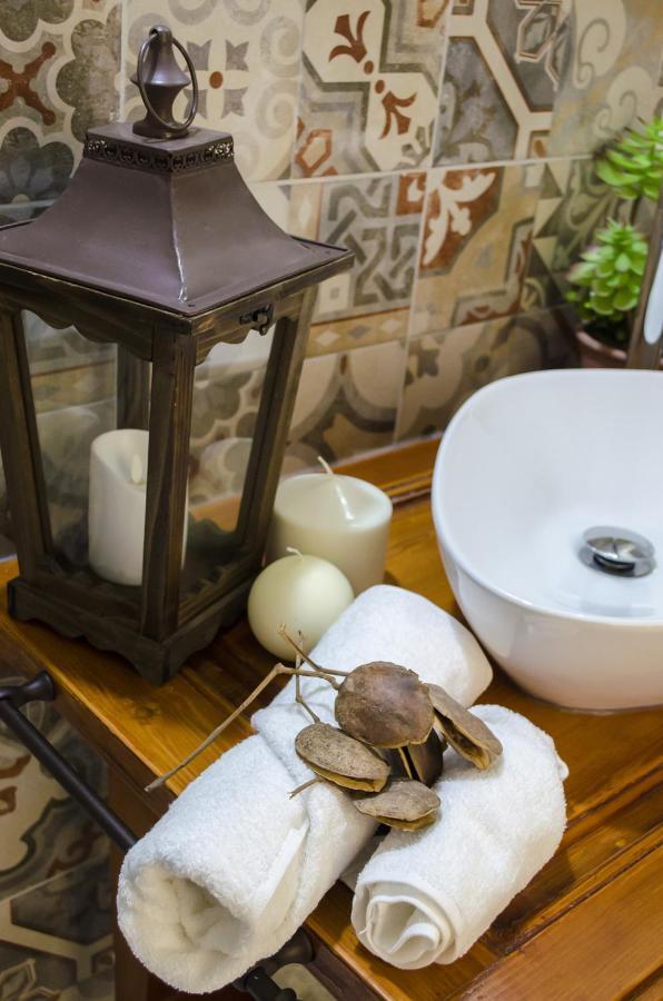 Ingrosso House Bed & Breakfast Lecce Bagian luar foto