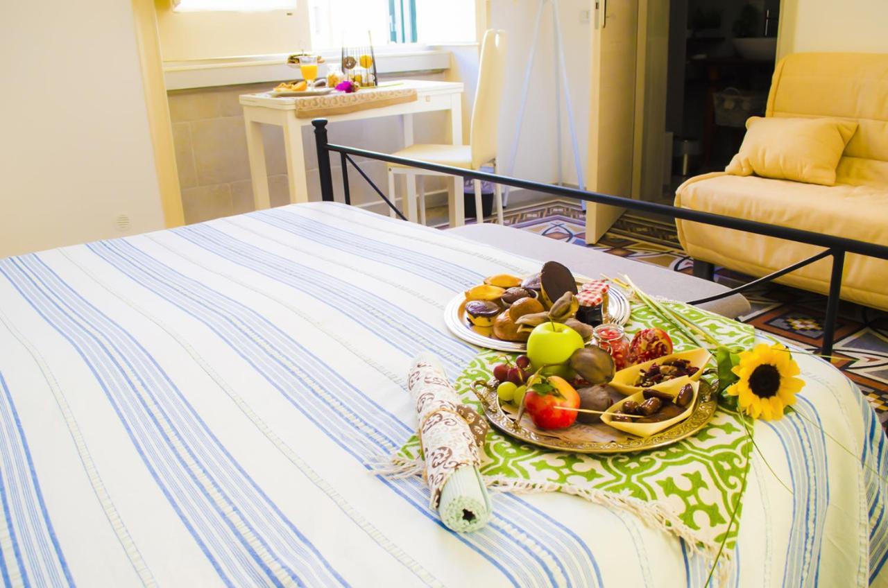 Ingrosso House Bed & Breakfast Lecce Bagian luar foto