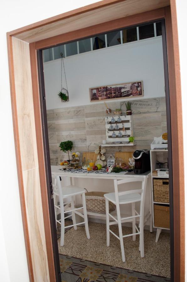 Ingrosso House Bed & Breakfast Lecce Bagian luar foto