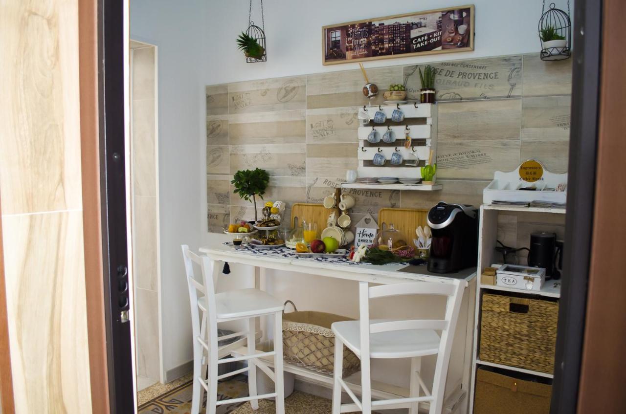 Ingrosso House Bed & Breakfast Lecce Bagian luar foto