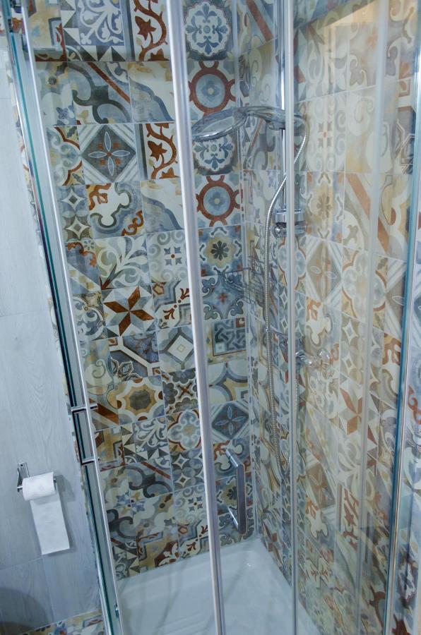Ingrosso House Bed & Breakfast Lecce Bagian luar foto