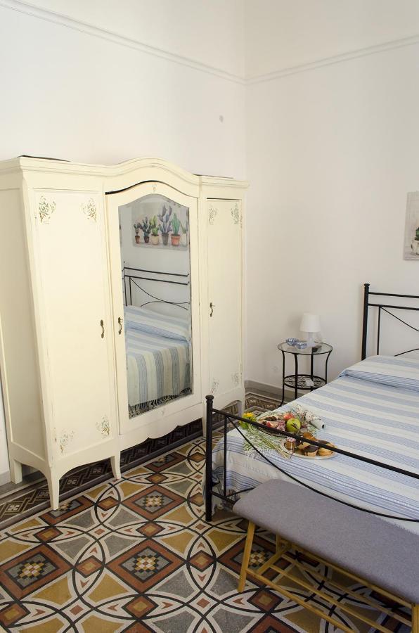 Ingrosso House Bed & Breakfast Lecce Bagian luar foto