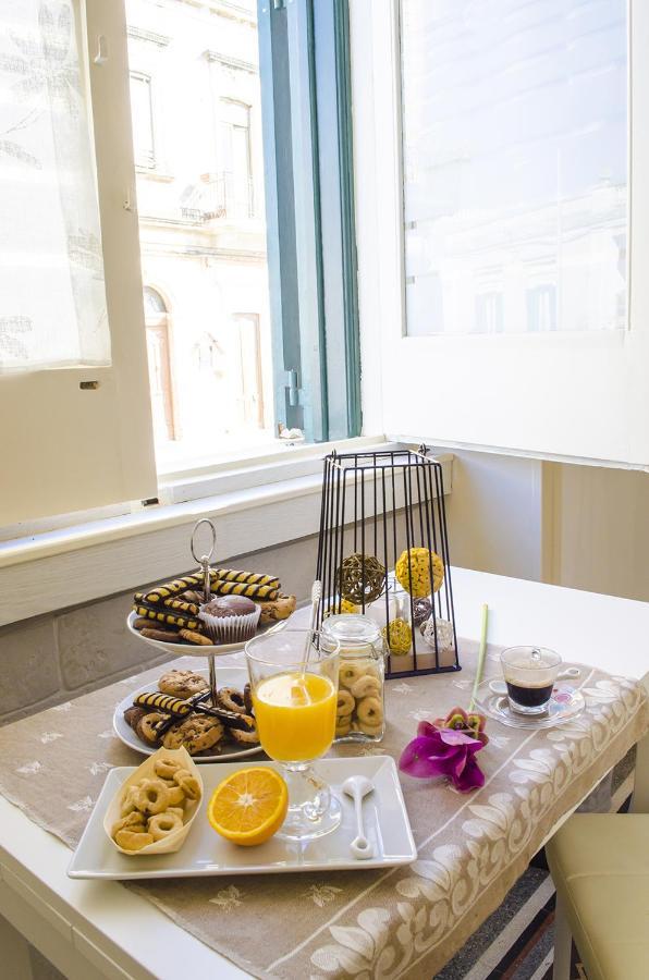 Ingrosso House Bed & Breakfast Lecce Bagian luar foto
