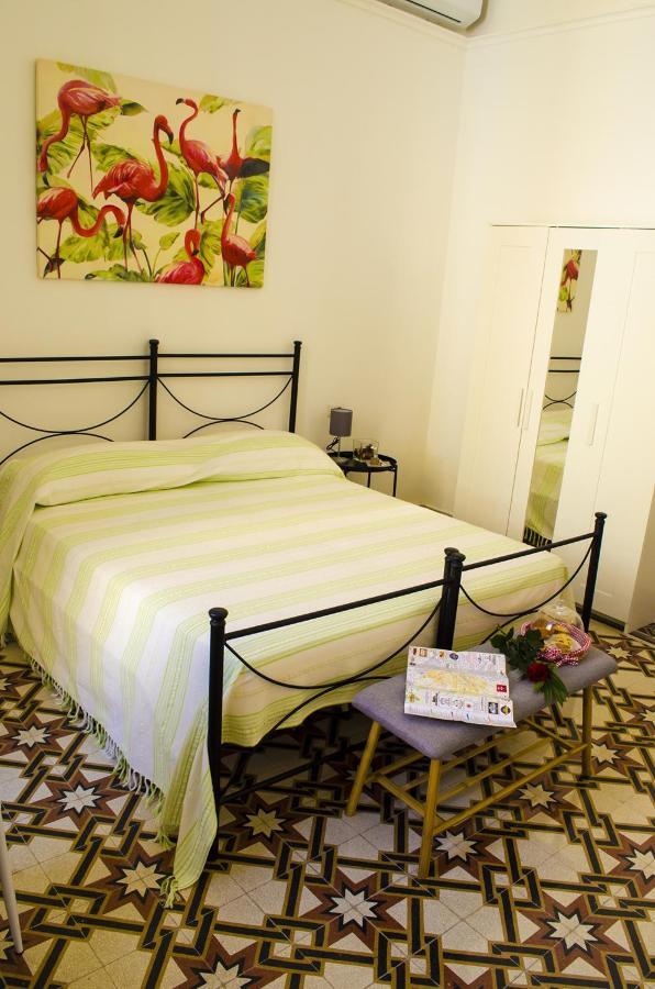 Ingrosso House Bed & Breakfast Lecce Bagian luar foto