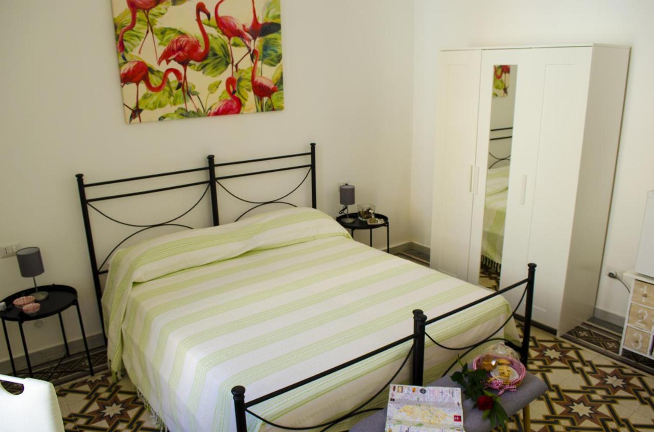 Ingrosso House Bed & Breakfast Lecce Bagian luar foto