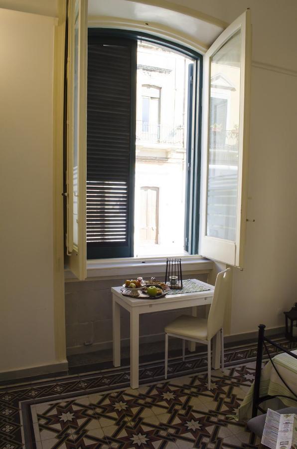 Ingrosso House Bed & Breakfast Lecce Bagian luar foto